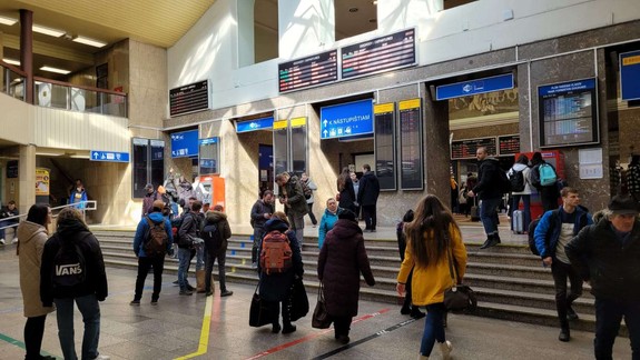 Rezort dopravy upozorňuje: Zadarmo môžu vo vlakoch cestovať počas leta len oficiálni študenti