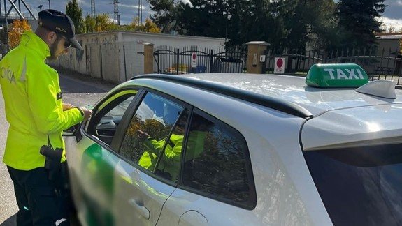 Policajti kontrolovali bratislavských taxikárov, zistili 18 priestupkov