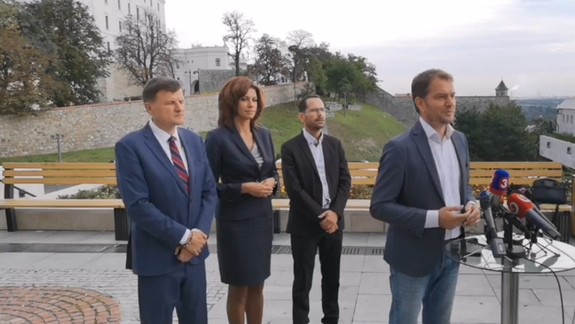 Primárne voľby o primátora Bratislavy vyhral Ján Mrva, ktorý porazil Caroline Liškovú. Čo s ňou teraz bude?