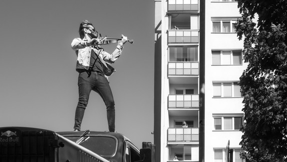 Desať rokov života v Karlovej Vsi: V priestoroch miestneho úradu sa bude konať vernisáž výstavy fotografií Rudolfa Baranoviča