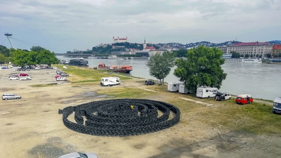 Zomierajúce Tyršovo nábrežie... Viete, kedy príde zmena?