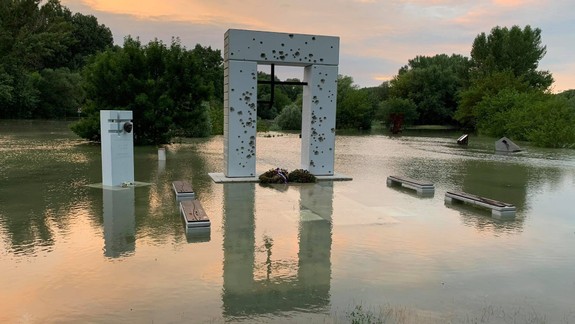 VIDEO a FOTO: Morava sa v Bratislave vyliala z koryta, Dunaj hrozí obrovskou silou