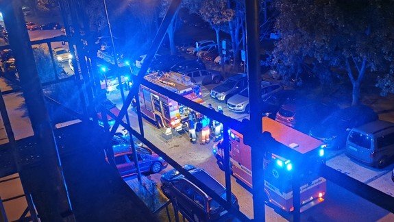 Výbuch nabíjačky na elektrické kolobežky v Ružinove: Vypukol požiar, vyrazilo okná