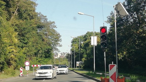 Dopravu na západe Bratislavy ráno paralyzovali kolóny