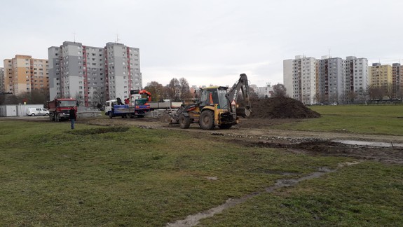 FOTO: Začali sa prvé práce na výstavbe predĺženia električkovej trate v Petržalke
