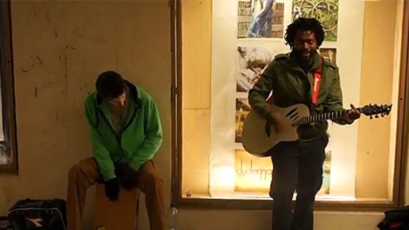 Podľa prieskumu Bratislava odrádza pouličných umelcov