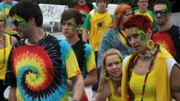 Dúhový Pride prekazil dážď, polícia predviedla troch ľudí