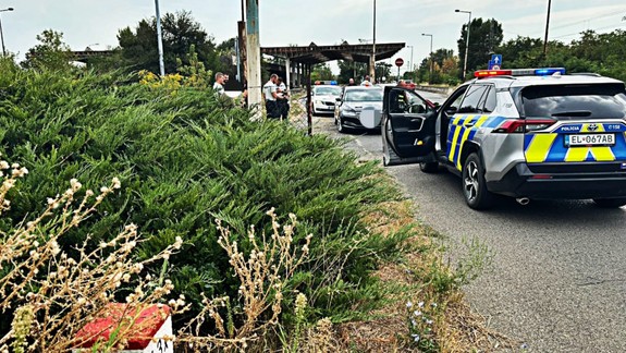 Video šialenej jazdy vodiča motocykla: Polícia ho zadržala až v blízkosti hraničného priechodu