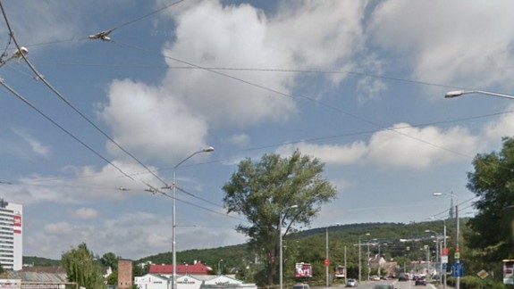 Autobusy a trolejbusy v okolí Patrónky meškajú pre nehodu do 60 minút