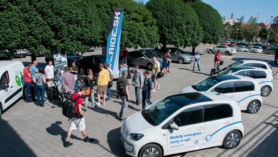 Dnes štartuje rely elektromobilov: Príďte sa pozrieť na Námestie M. R. Štefánika