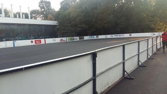 Do hokejbalového ihriska na Haanovej investujú miestni ľudia vlastné peniaze, čas aj energiu