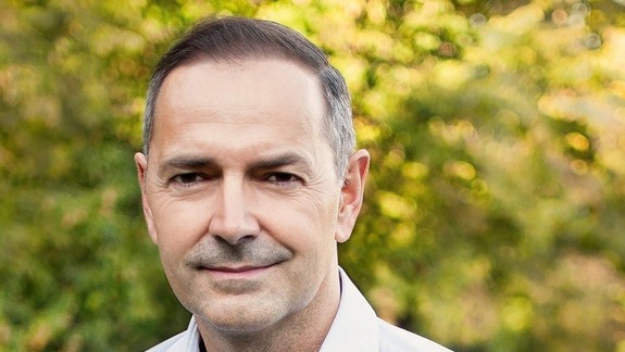 Novým mestským poslancom namiesto zosnulého Dolinaya sa stal Drahan Petrovič