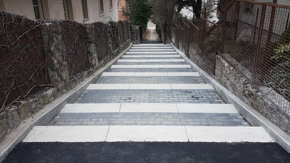 Schody vedúce z Langsfeldovej na Jánošíkovu sú už opravené