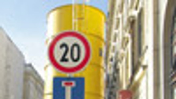 Chodník na Gorkého ulici zaberú na pol roka