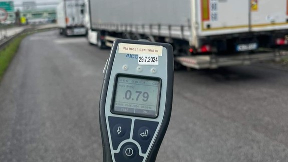 Na hraničnom priechode Čunovo - Rajka zastavili opitého kamionistu