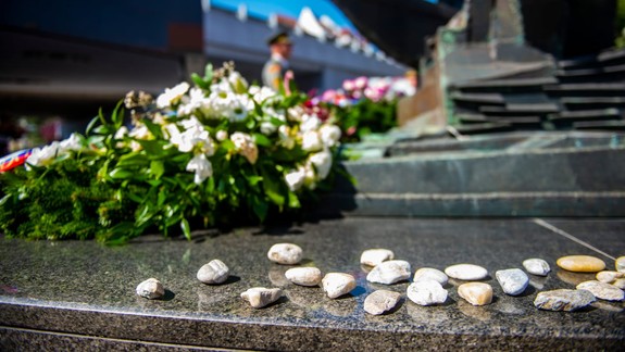 Vallo: Je smutné, že ani porážka fašizmu nepriniesla porážku neznášanlivosti