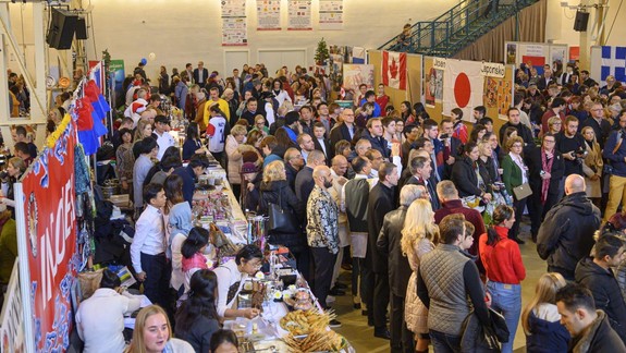 Spojíte príjemné s dobročinnosťou: Blíži sa jubilejný Vianočný bazár v Starej tržnici