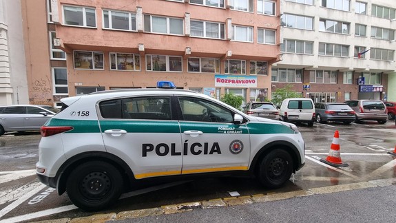 Polícia začala pre pád omietky v súkromnej škôlke trestné stíhanie
