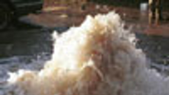 Topil sa sneh, praskali aj vodovodné potrubia