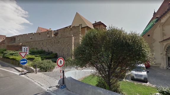 Na mestských hradbách musia zrealizovať opravy, takže ostávajú zatvorené