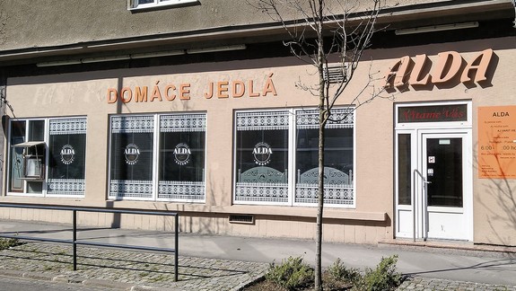 BEDEKER GURMÁNA Obed za 6 eur. Otestovali sme táckareň v širšom centre Bratislavy