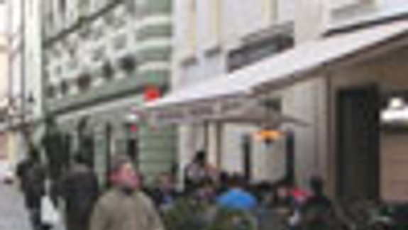 Posledná letná terasa stála dva týždne načierno