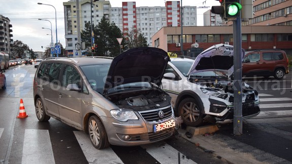 Hľadajú svedkov: Nevideli ste rannú nehodu na križovatke Gagarinova - Tomášikova?