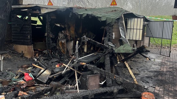 Namiesto otvorenia sezóny vypratávali zhorenisko. Bufet na hrádzi, ktorý fungoval 23 rokov, niekto podpálil