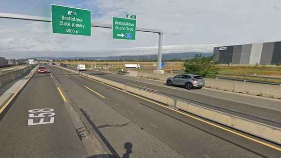 Uzatvorenie diaľnice D1 v smere do Bratislavy sa pre počasie nekoná