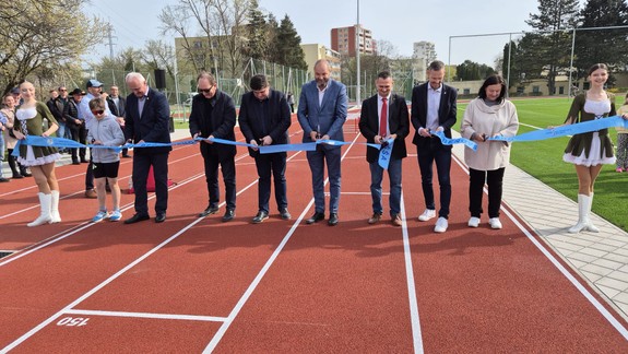 V Dúbravke pribudol krásny športový areál, otvorili ho pri ZŠ Beňovského