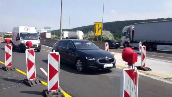 Pri vjazde do Bratislavy po diaľnici D2 je 90-minútové zdržanie