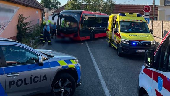Tragická nehoda: Vo Vajnoroch zrazil autobus MHD chodkyňu, záchranári jej už nedokázali pomôcť