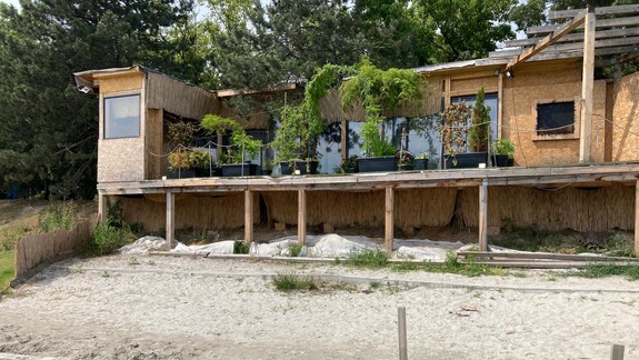 Pre čiernu stavbu na Zlatých pieskoch vedie stavebný úrad dve konania