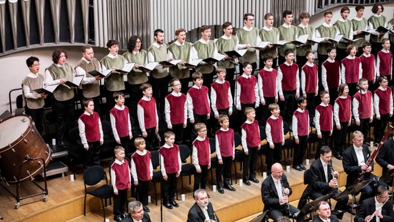 Slovenská filharmónia na Vianočnom koncerte oslávi 30 rokov spolupráce s chlapcenským zborom