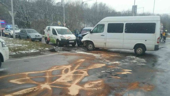 FOTO: Na Eisnerovej sa zrazilo niekoľko áut