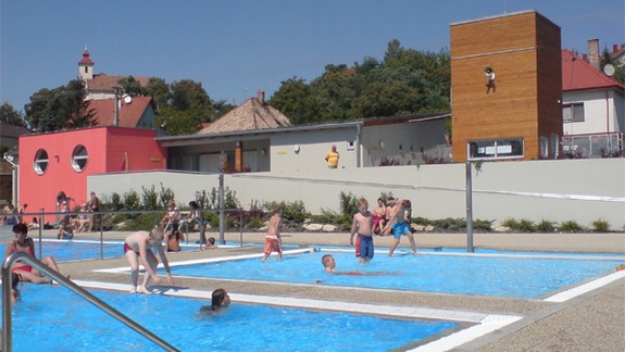 Mládež v Lamači voľné vstupy na kúpalisko príliš nevyužila