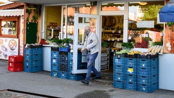 Mikas: Seniori budú môcť chodiť nakupovať aj mimo vyhradených hodín