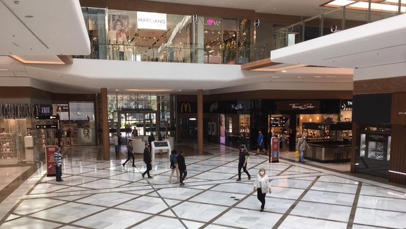 Ponechanie nedele ako sanitárneho dňa je podľa právnikov protiústavné, kritizujú aj hlavného hygienika