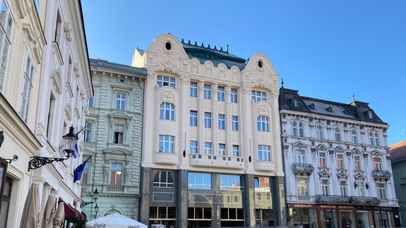 HISTÓRIA Sem sa uchýlila mladá kráľovná: Skryté dejiny paláca Kooperativy, ktorý obnovujú po požiari