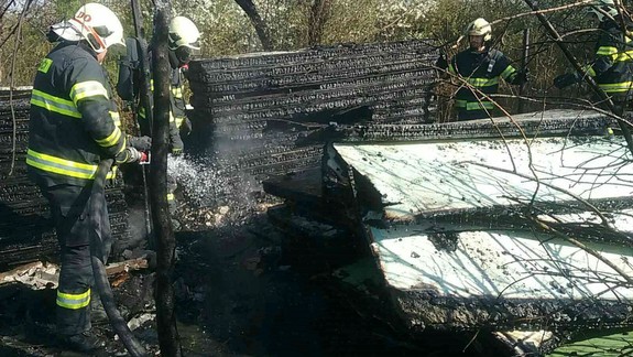 V Rači horel obytný karavan, škodu vyčíslili na 3000 eur