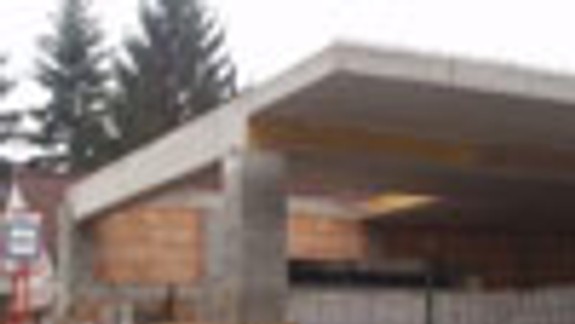 Stavebník z Kaštieľskej tvrdí jedno, ružinovský stavebný úrad zase druhé