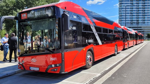 MHD: Od utorka budú ulice Bratislavy brázdiť vodíkové autobusy