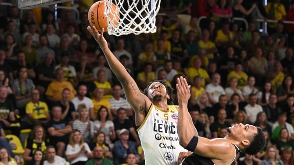 Basketbal: Levice zvládli aj druhý finálový zápas s Interom, od titulu ich delí jedno víťazstvo