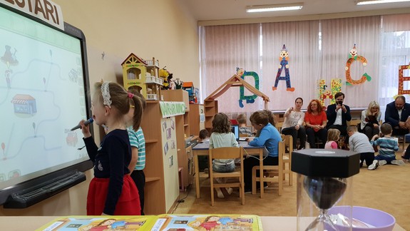 VIDEO: Dúbravka predlžuje otvorenie materských škôl - jedným z dôvodov je aj dopravná situácia