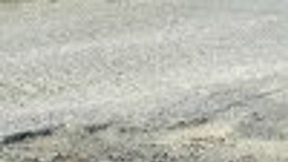 Na opravu chodníka vraj nie sú peniaze