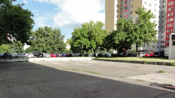 Zdevastované detské ihrisko vymenia autá