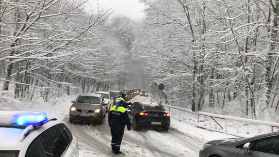 Takto to dnes vyzeralo na ceste na Kamzík