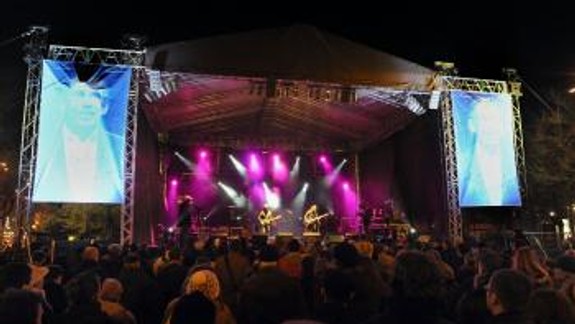 Koncert Drahý Václav sa začal minútovým potleskom