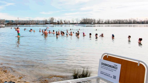 ROZHOVOR: Tri minúty pomáhajú, 24 hodín škodí: Čo majú spoločné otužilci a ľudia bez domova?