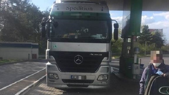 Opití kamionisti: Bratislavskí policajti zadržali za deň troch opitých vodičov